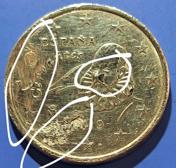 Vendo moneda de 50 C de €  con numerosos defectos de acuñación ( ver foto)