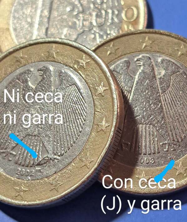 Vendo monedas de Alemania 2002 de1€ con defectos idénticos (ver fotos) y detalles descritos.