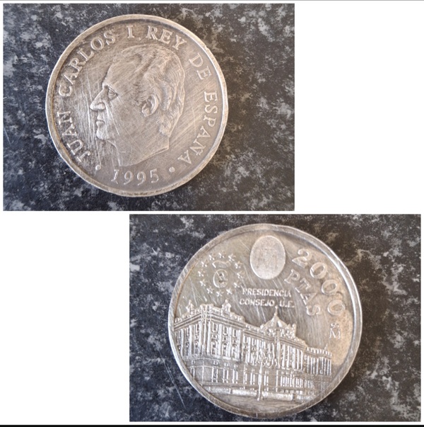 Moneda de 2000 pesetas del rey Juan Carlos I de 1995.