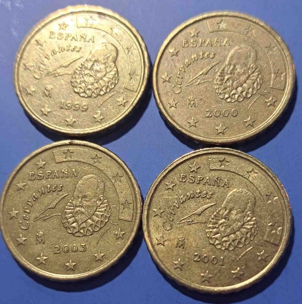 12☆☆ Vendo lote 4 monedas de 10 céntimos de euro ( higienizadas ) de España de los años 1999 al 2003