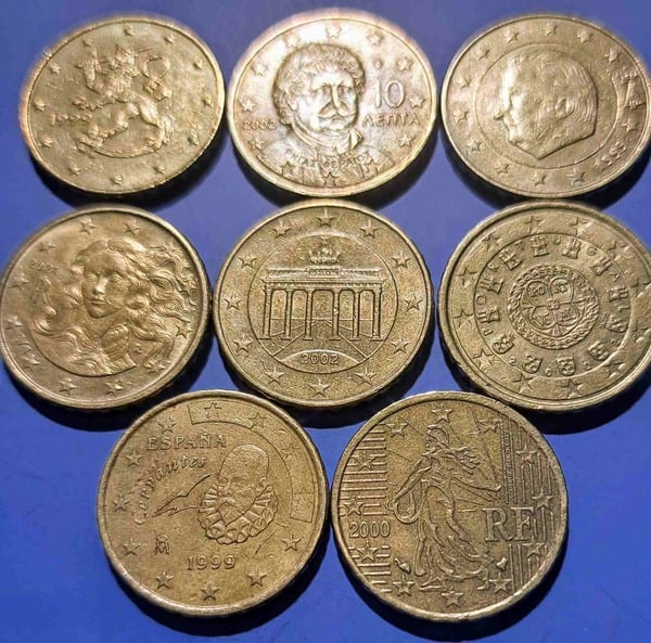 013☆☆Vendo lote de 8 monedas, (higienizadas) de 10 c de € de distintos países.Ver fotos y descripción.