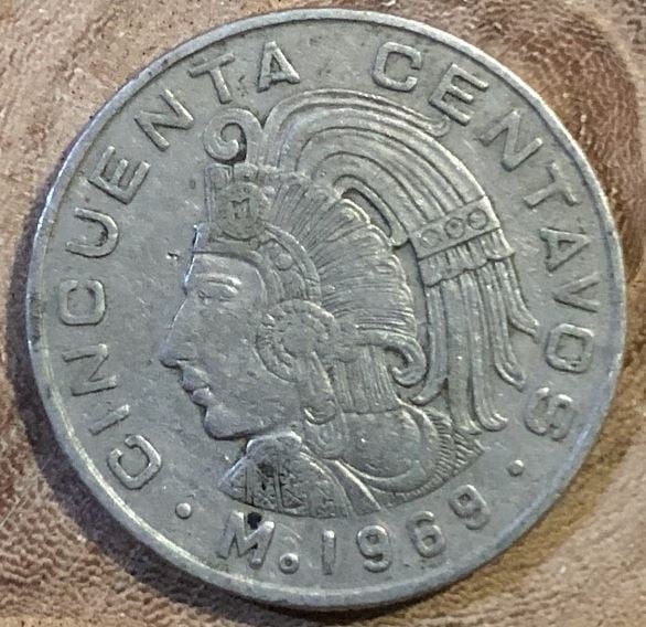 Moneda de 50 centavos mexicanos del año 1969