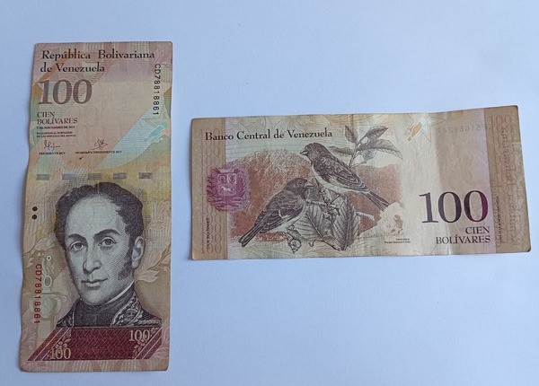 100 bolivares