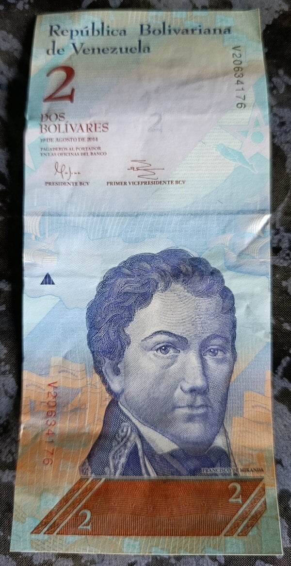 2 Bolivares