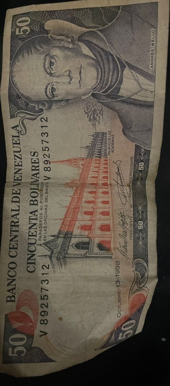 50 bolivares