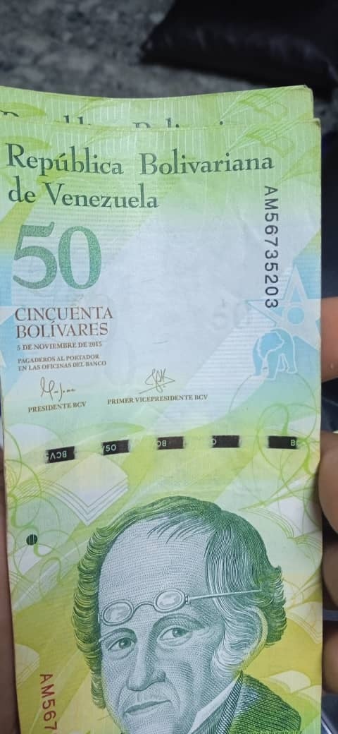 4 billetes