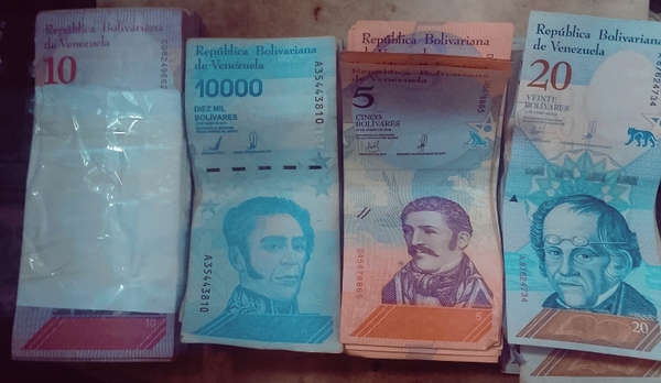 Colección de 4 billetes