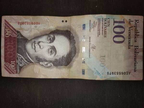Vendo billetes de 100