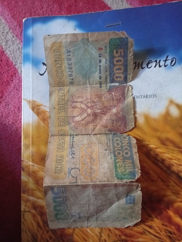5000 colones