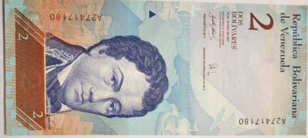 2 Bolívares de marzo de 2007. Prefijo A.