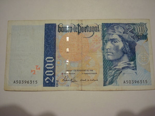 2000 escudos