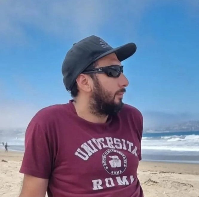 Robert Mena Troncoso