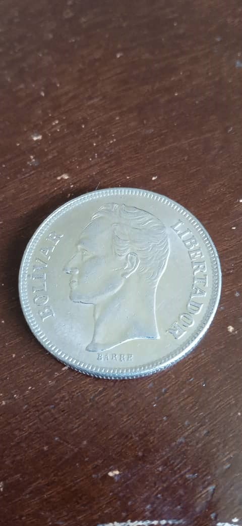 Foto 1 Moneta non identificata: 5 Bs. de 1977 República de Venezuela