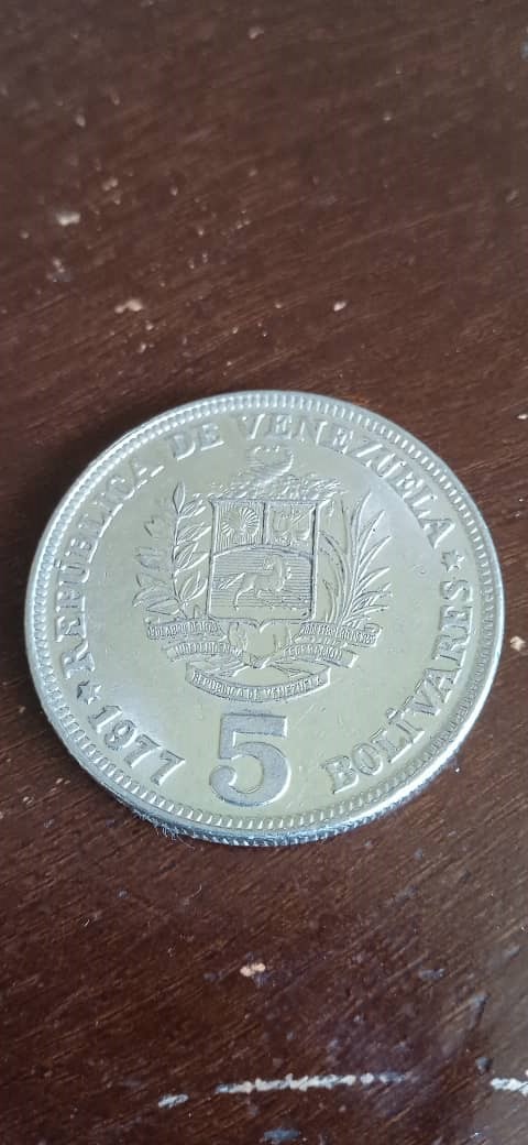 Foto 2 Moneta non identificata: 5 Bs. de 1977 República de Venezuela