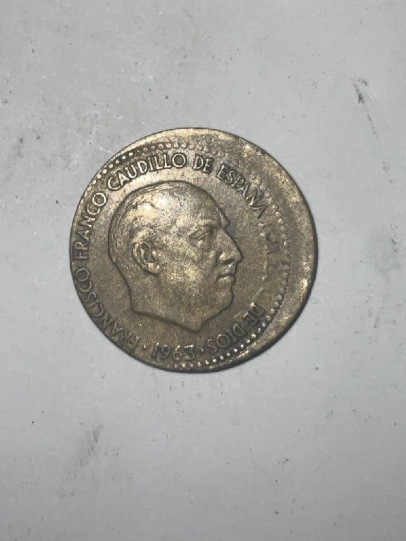 Foto 1 Moneta non identificata: 1 peseta 1963 error ?