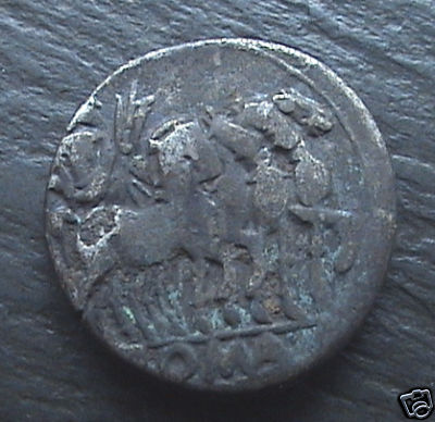 Foto 2 Moneta non identificata: MONEDA ROMA REPUBLICA ¿SE PUEDE SABER DE QUIEN?