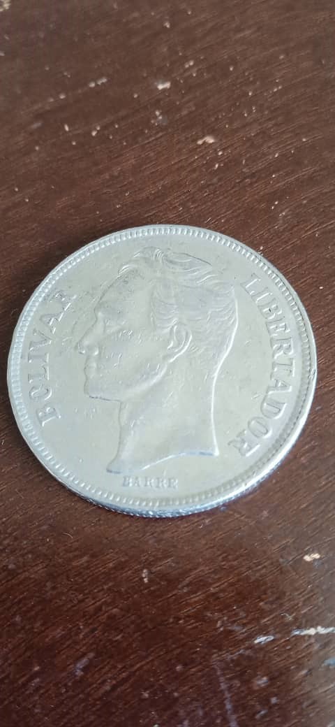 Foto 1 Moneta non identificata: 5 Bs. de 1973 República de Venezuela