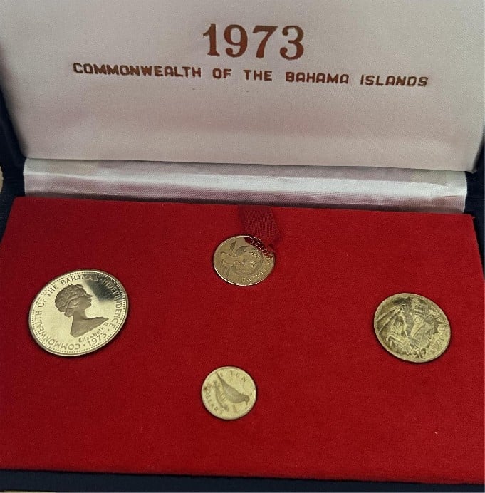Foto 1 Moneta non identificata: MONEDAS BAHAMAS 1973 ORO