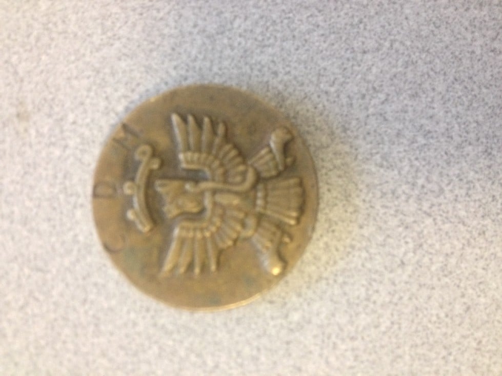 Foto 1 Moneta non identificata: ¿Alguien sabe si esto es una moneda o tiene información?