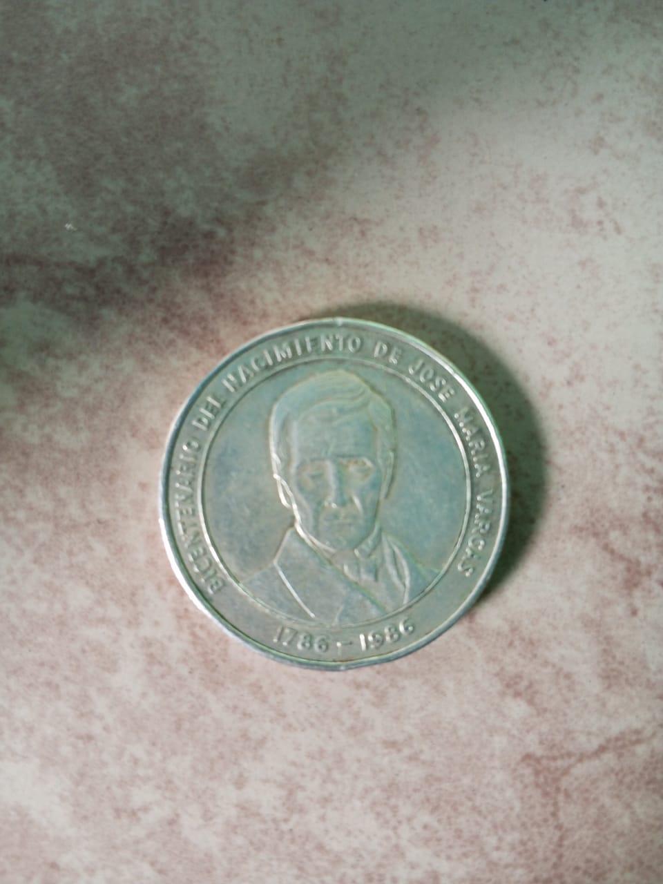 Foto 1 Moneta non identificata: moneda bicentenario del nacimiento de José María Vargas