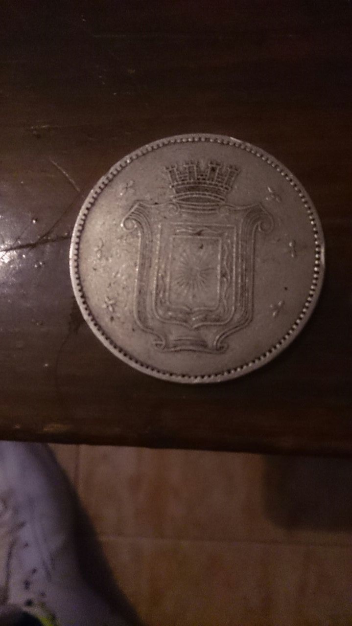 Foto 2 Moneta non identificata: moneda de cinco pesetas