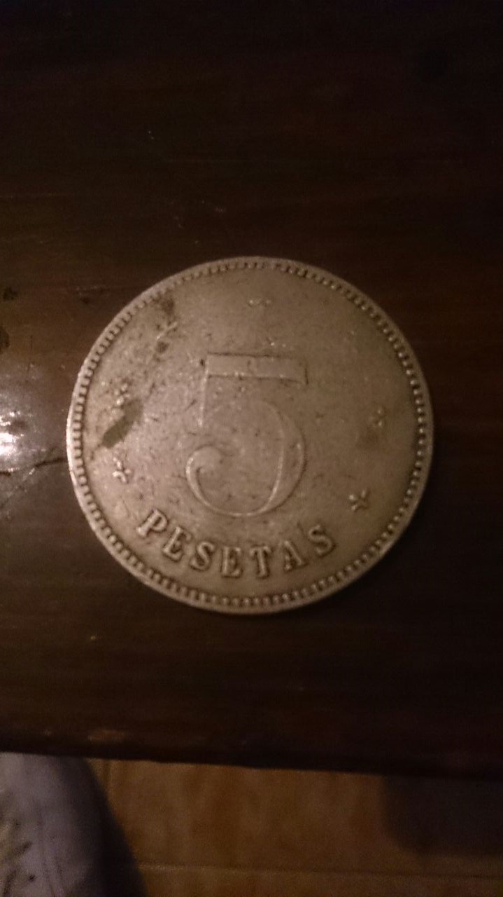 Foto 1 Moneta non identificata: moneda de cinco pesetas