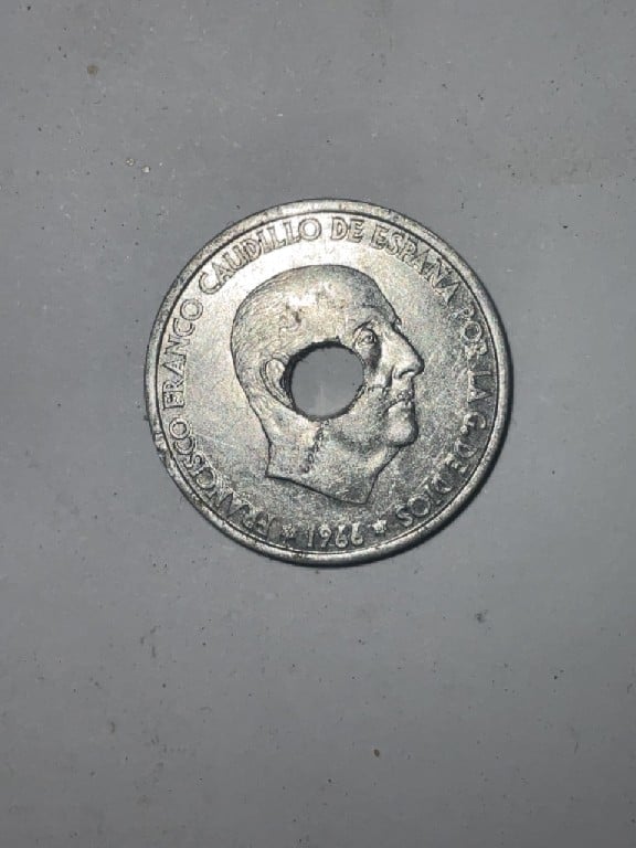 Foto 2 Moneta non identificata: 50 cts 1966 error?