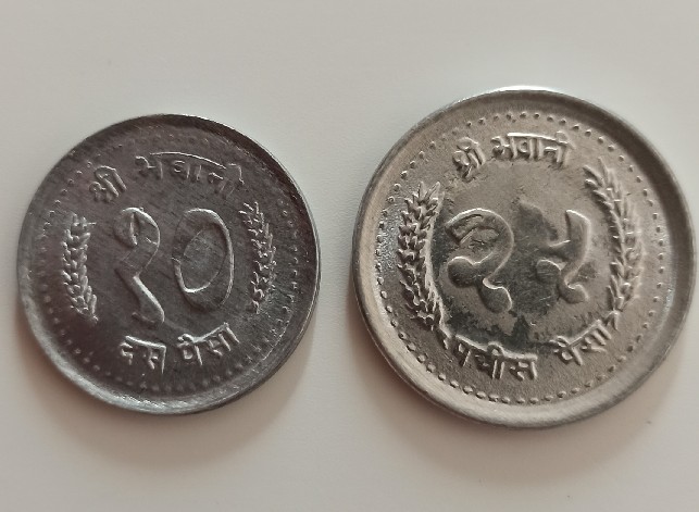Foto 2 Moneta non identificata: Alguien sabe el país de estas monedas?