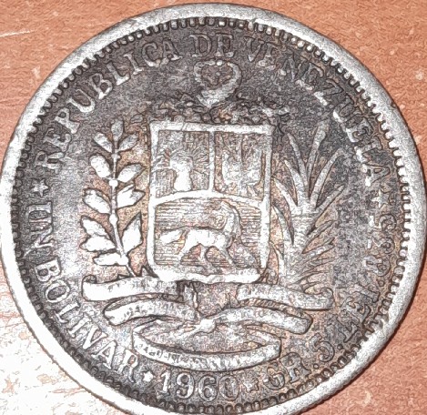 Foto 2 Moneta non identificata: Moneda de 01 bolivar