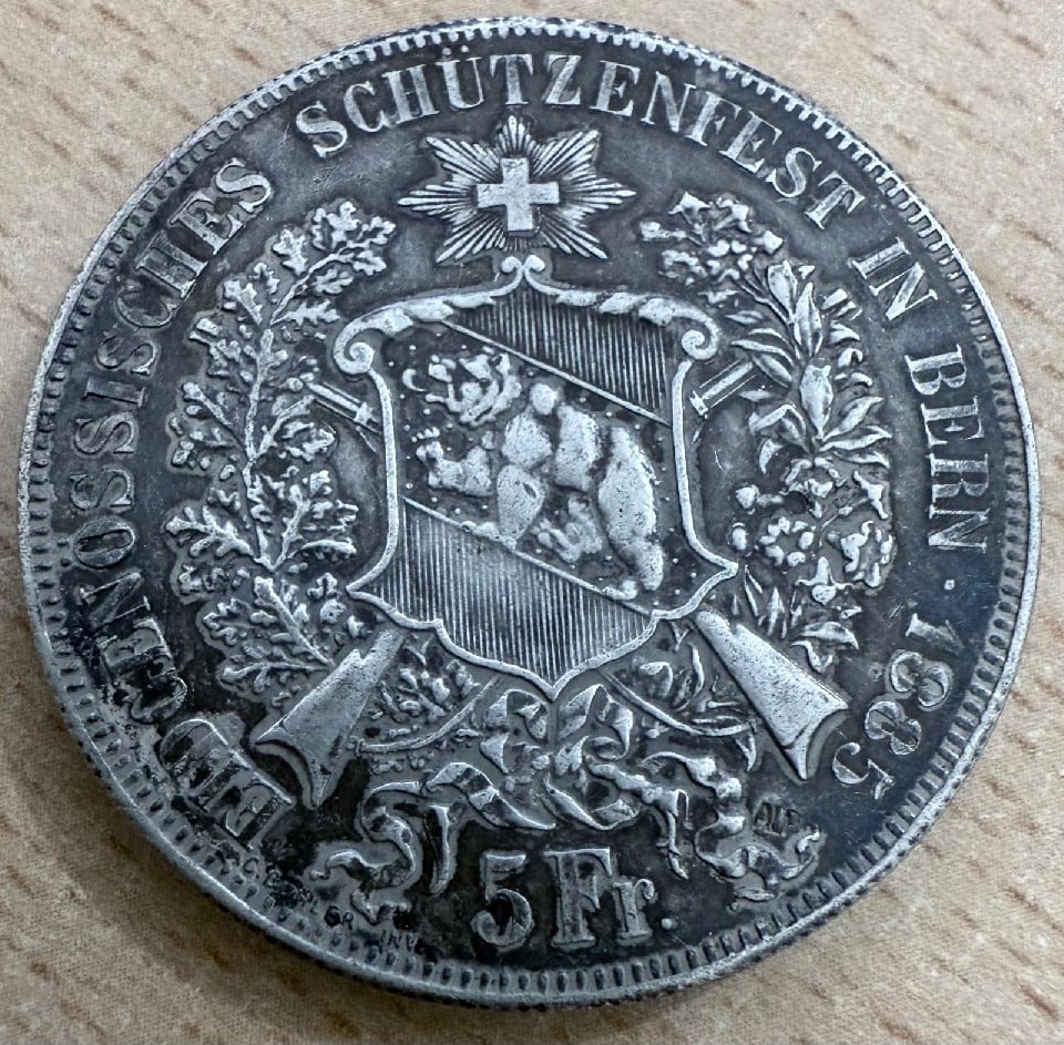 Foto 2 Moneta non identificata: 5 francos suizos 1885