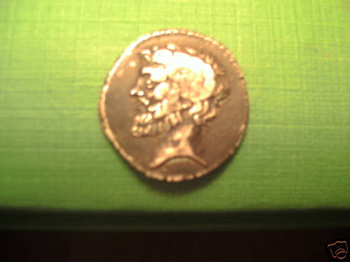 Foto 1 Moneta non identificata: ME PODRIAN AYUDAR A IDENTIFICAR ESTE DENARIO?