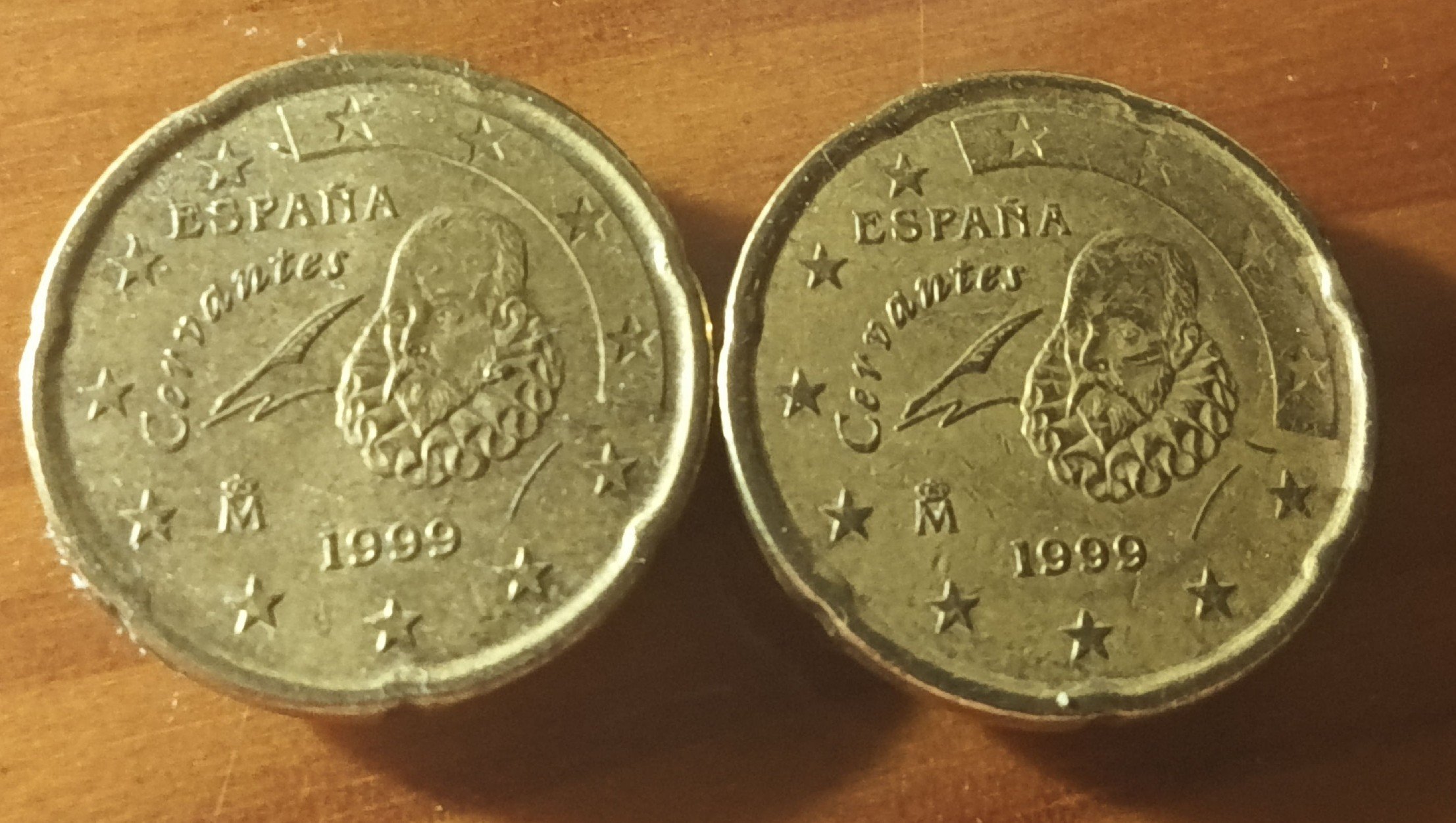 Foto 1 Moneta non identificata: Moneda de 20 céntimos de Cervantes, fabricada en 1.999, con un claro error de troquel