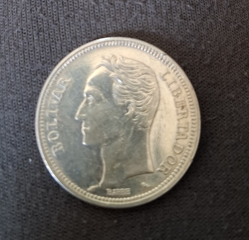 Foto 2 Moneta non identificata: 2 bolivares 1960