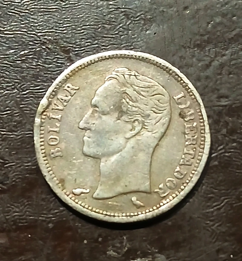 Foto 1 Moneta non identificata: Medio de plata venezolano