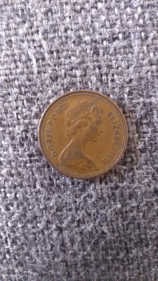 Foto 1 Moneta non identificata: AYUDA CON ESTA MONEDA POR FAVOR