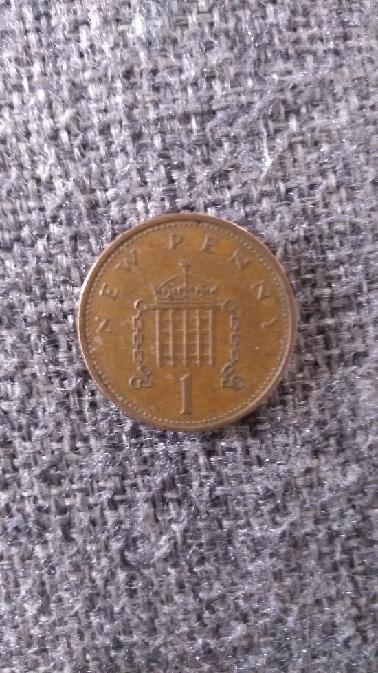 Foto 2 Moneta non identificata: AYUDA CON ESTA MONEDA POR FAVOR